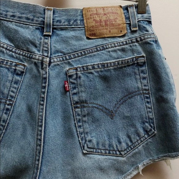 Levis cut off shorts - Picture 3 of 5